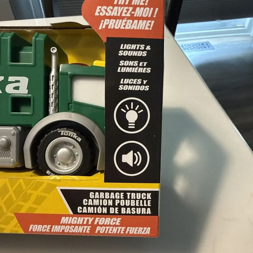 TONKA GARBAGE TRUCK MIGHTY FORCE REALISTIC LIGHTS & SOUNDS-NEW SEALED